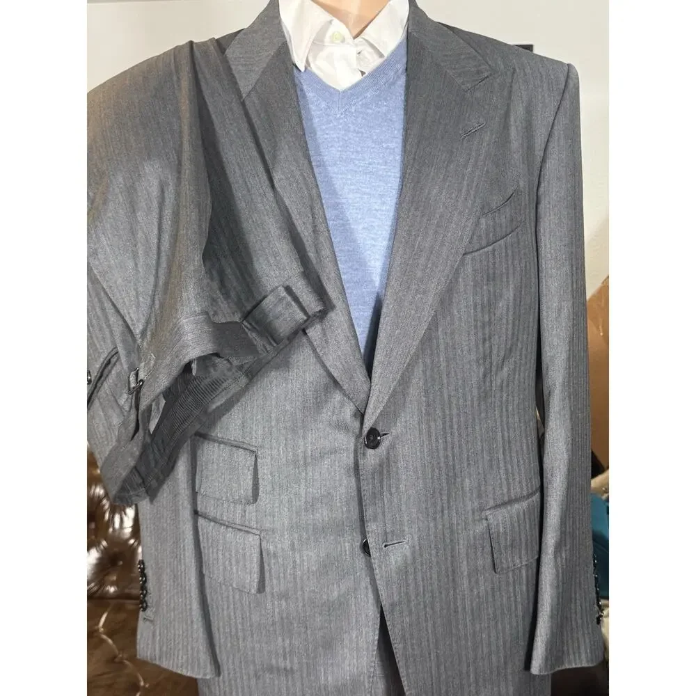 Tom Ford Herringbone Gray Wool 2Pc Suit Windsor Peak Lapel 52R 42R US 35x31 New